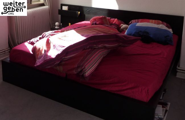 gespendet wird in Hannover ein IKEA Doppelbett Marke Malm 1,8 x 2Meter Modell Malm