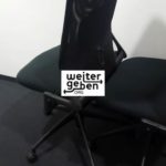 acht Bürostühle werden in München gespendet