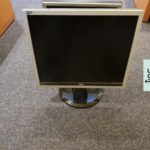 vier PC-Monitore werden in München gespendet