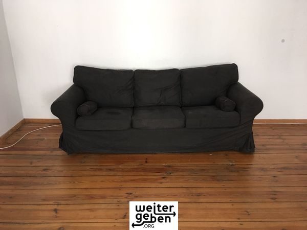 Spende: schwarzes Sofa in Berlin