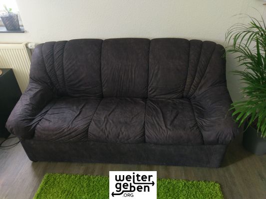 schwarzes Sofa in Vorderer Westen Kassel kostenlos