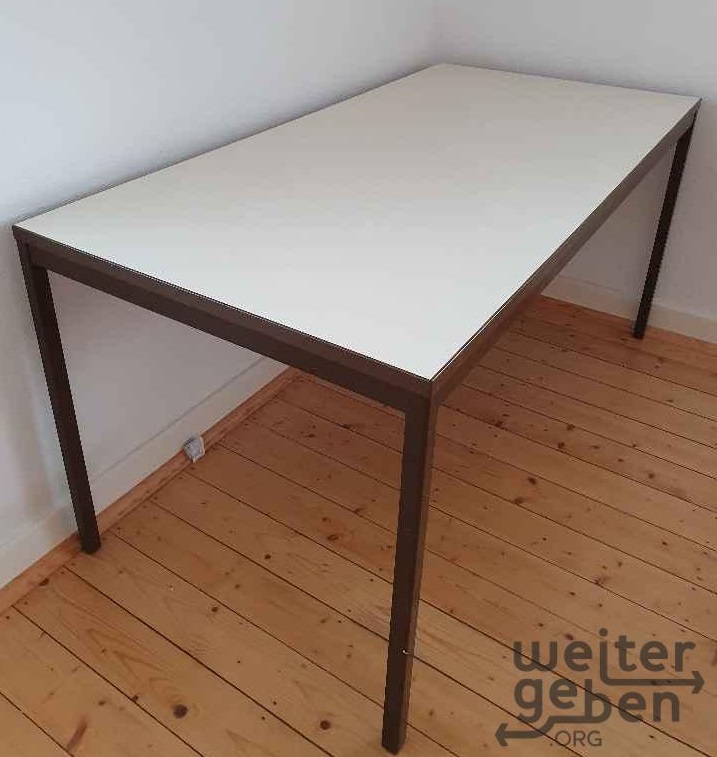 Tische und Sideboard – Spende in Köln