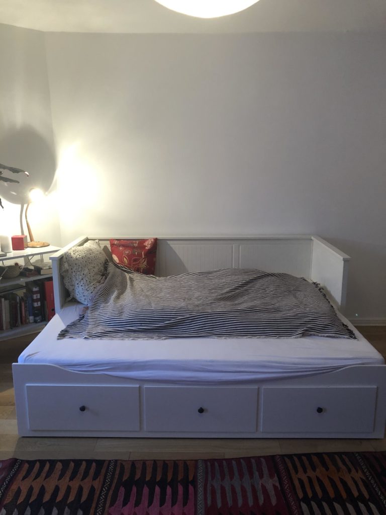 schönes IKEA-Bett – Spende in Berlin Neukölln