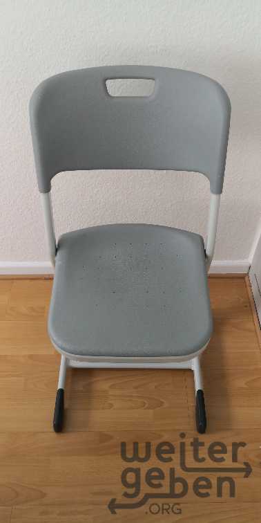 stapelbare Stühle – Spende in Köln