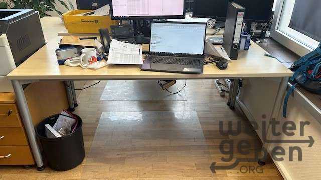 Schreibtische – Spende in Mannheim