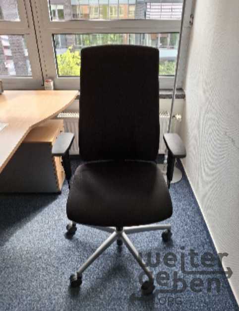 verschiedene Bürostühle in Frankfurt/ am Main