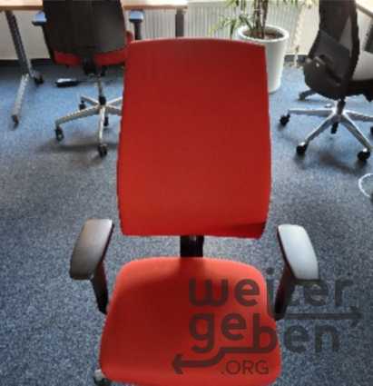 verschiedene Bürostühle in Frankfurt/ am Main