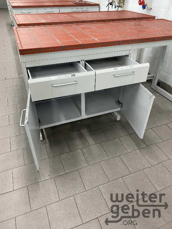 Chemie Arbeitsplatz in Filderstadt