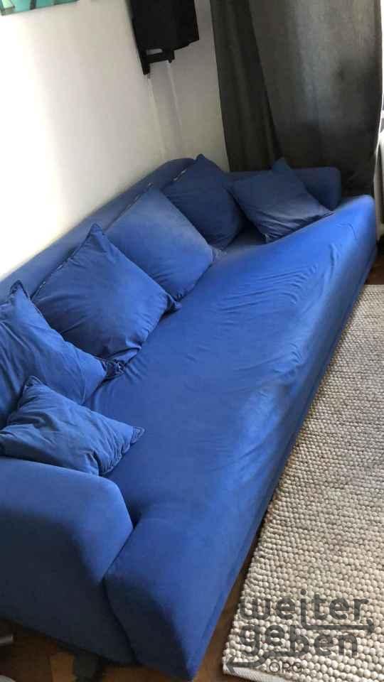 blaue Couch – Spende in Berlin