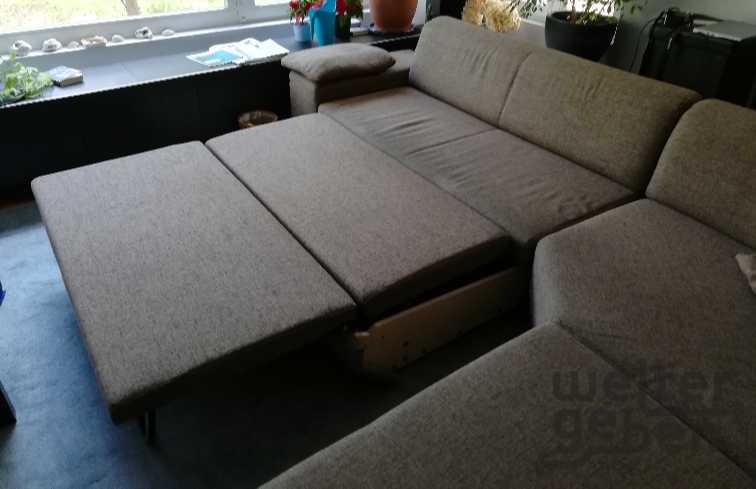 Eck-Couch mit Bettfunktion in Berlin