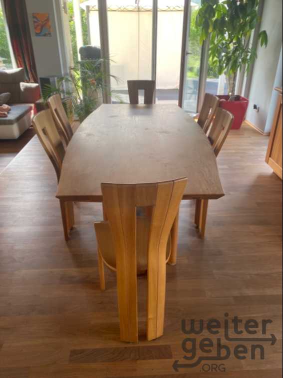 Esstisch mit 6 Stühlen in Friedrichsdorf