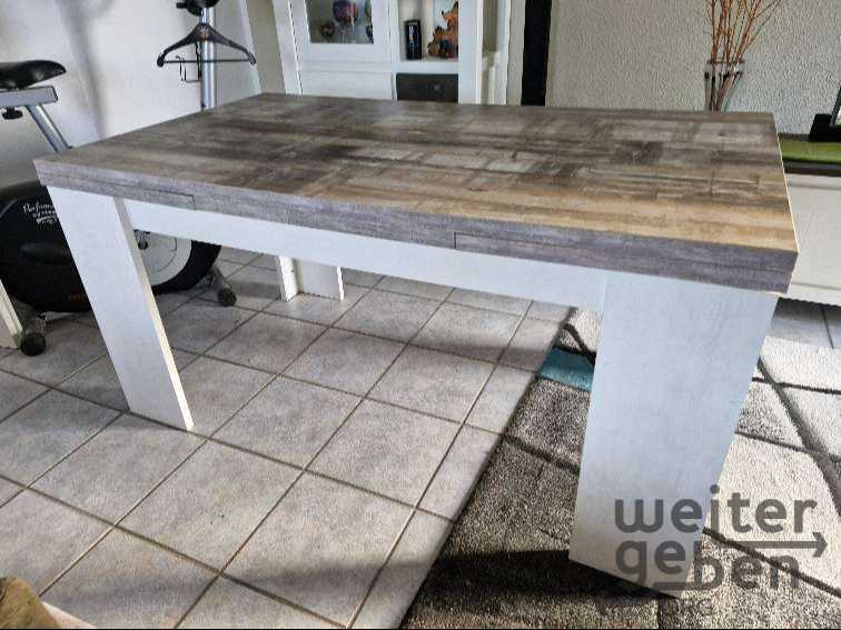 Esszimmertisch ausziehbar in Bergheim