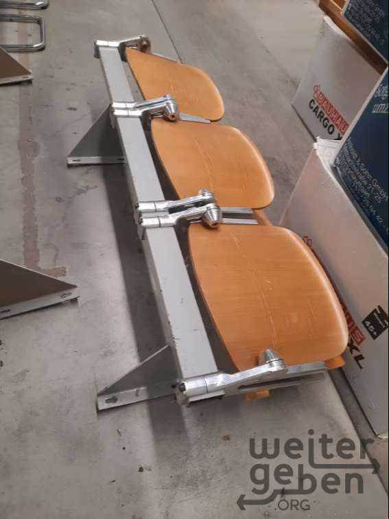 Flughafensitze 3er+4er Klappsitze in Stuttgart