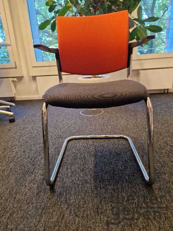 Freischwinger Stühle in Hamburg