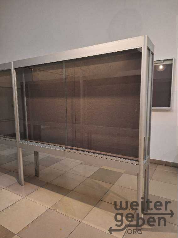 Glasvitrinen 2x2m in München