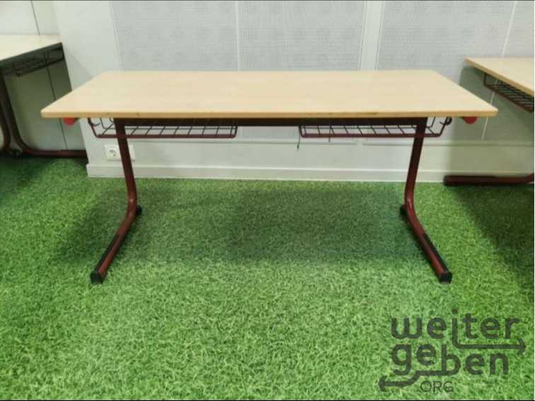 Grundschultische – Spende in Hüttenberg-Rechtenbach