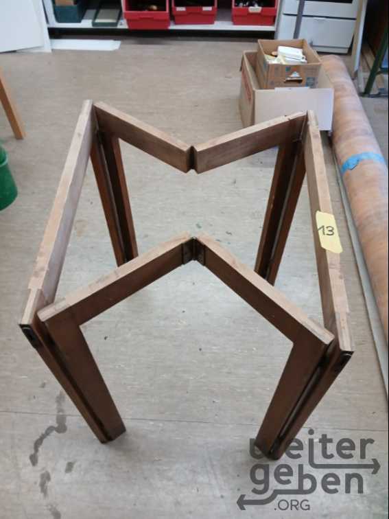 Holztische in Traunstein