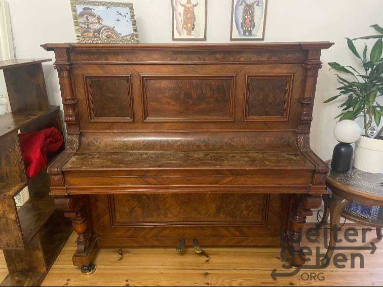 Klavier - reparierbedürftig in Berlin