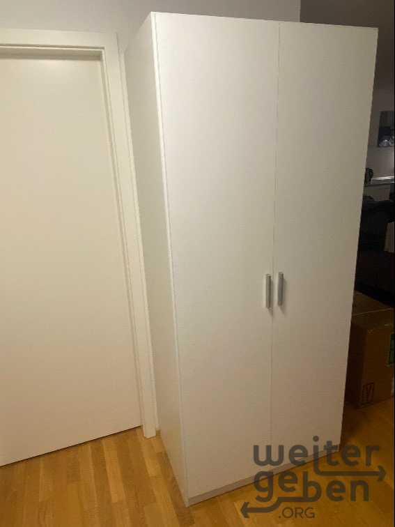 Kleider-Flurschrank – Spende in Stuttgart