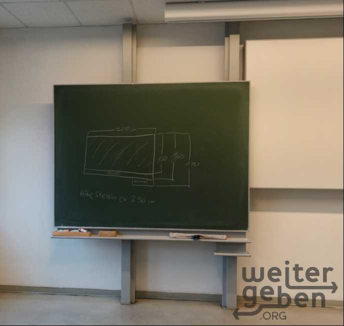 Kreidetafeln mit Stelen in Heidenheim