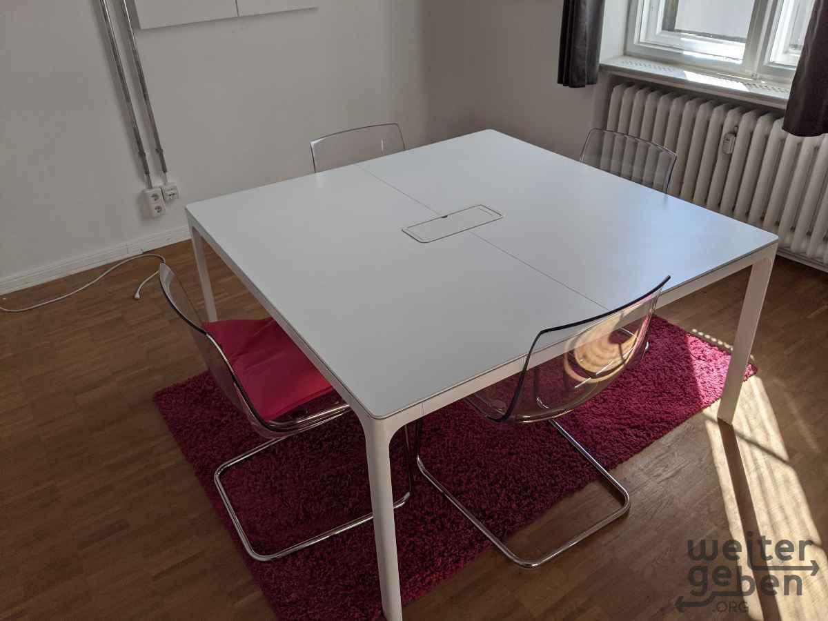 gebrauchte MeetingTische + 4 Stühle – Spende in Berlin