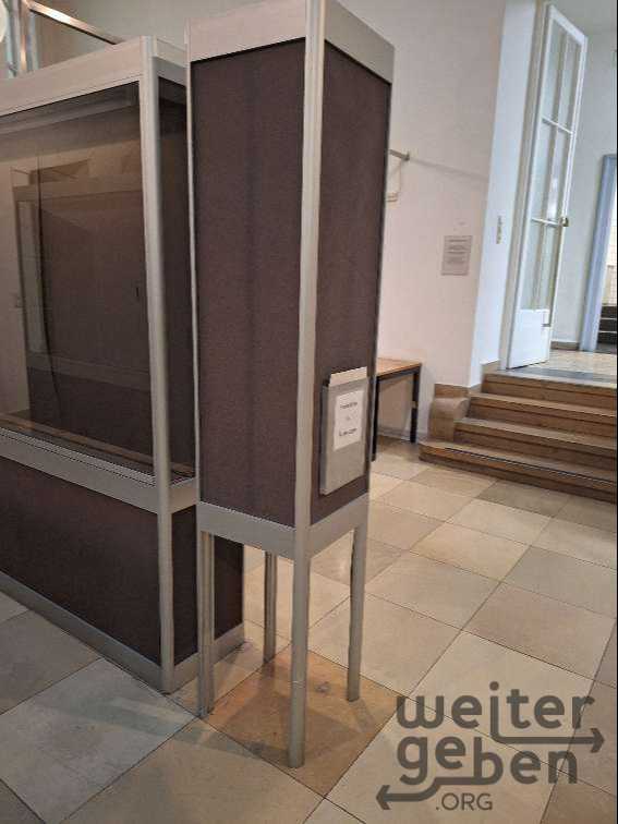 Pin und Flyer Aufsteller in München