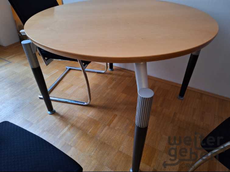 Runder Tisch mit 3 Stühlen – Spende in Berlin
