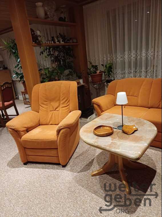 Schlafcouch und Fernsehsessel in Güsten