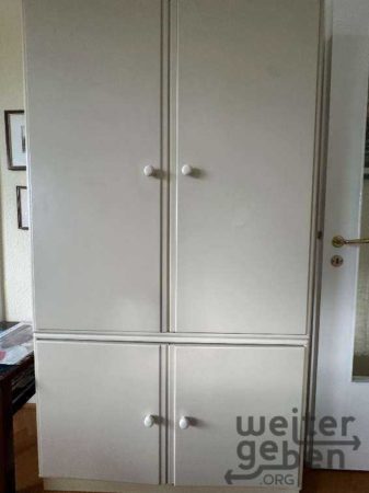 Schrank – Spende in Hamburg-Blankenese