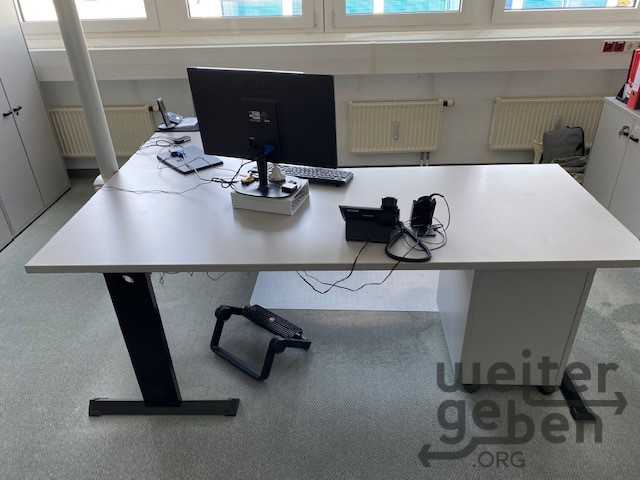 Schreibtisch – Spende in Stuttgart