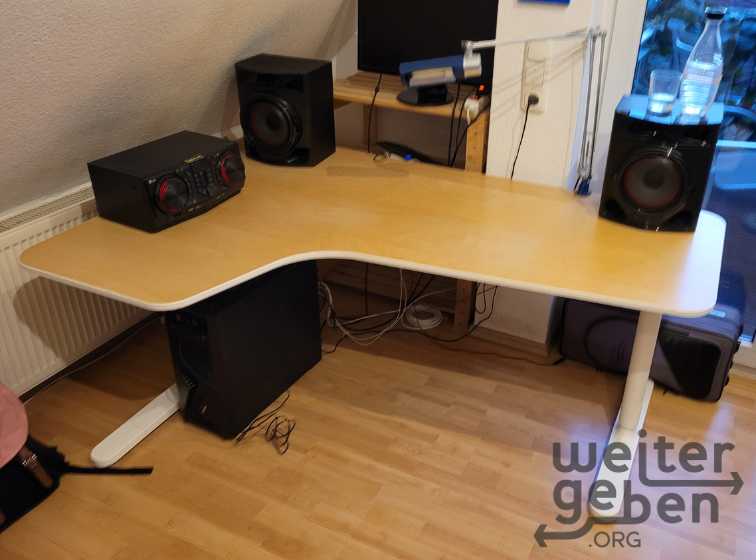 Schreibtisch – Spende in Kassel