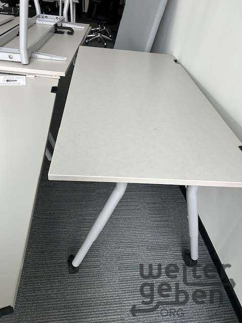 Schreibtische – Spende in Frankfurt