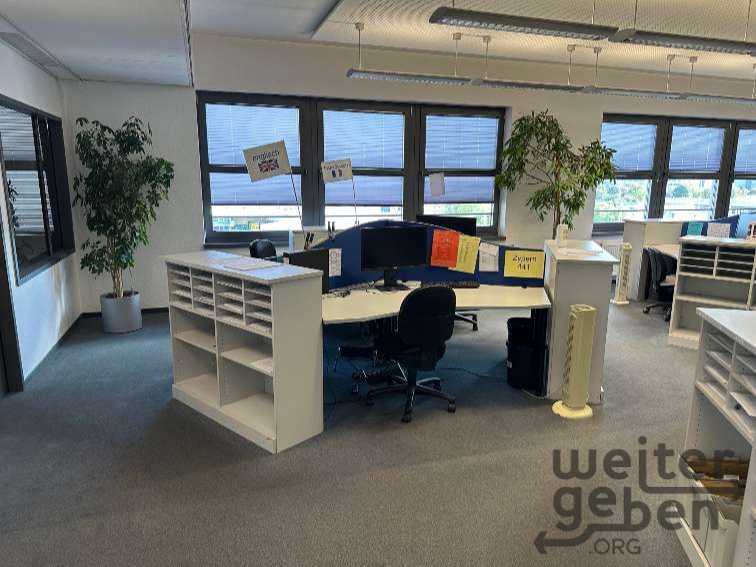 Schreibtische – Spende in Mannheim