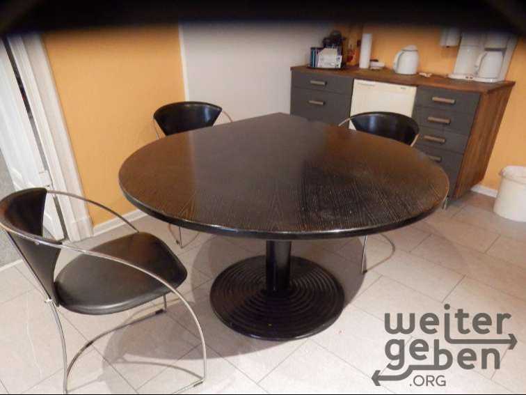 Schreibtisch mit Anstelltisch – Spende in Berlin