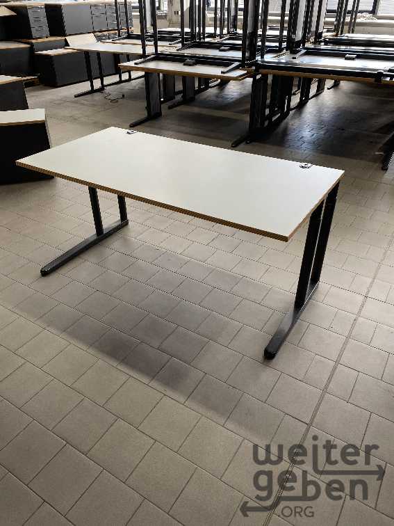 Schreibtische zerlegt – Spende in Filderstadt
