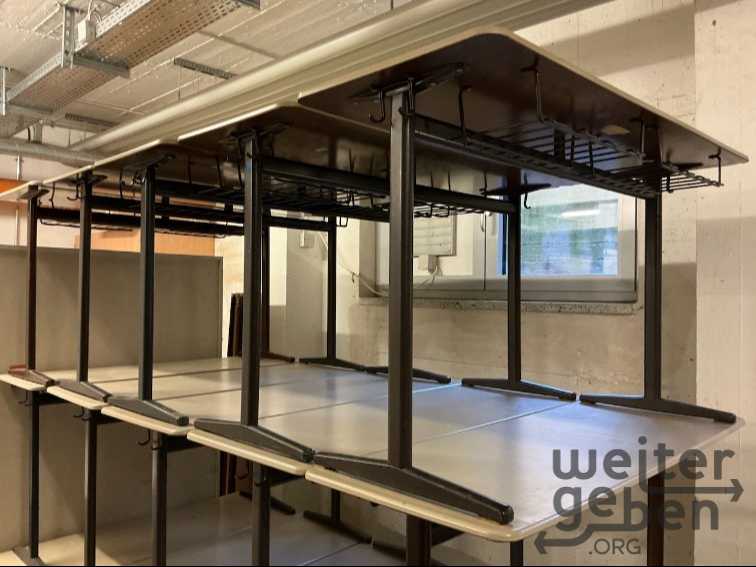 Schultische Gymnasium – Spende in Gerolzhofen