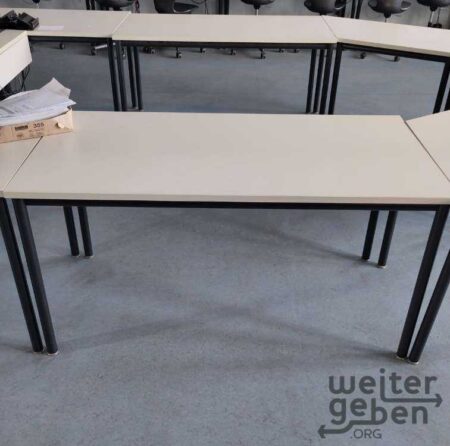 Schultische – Spende in Hann.Münden