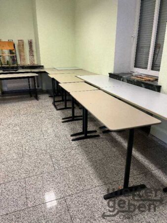 Schultische – Spende in Mendig