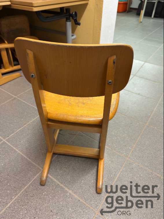 Schultische und Stühle in Marpingen0