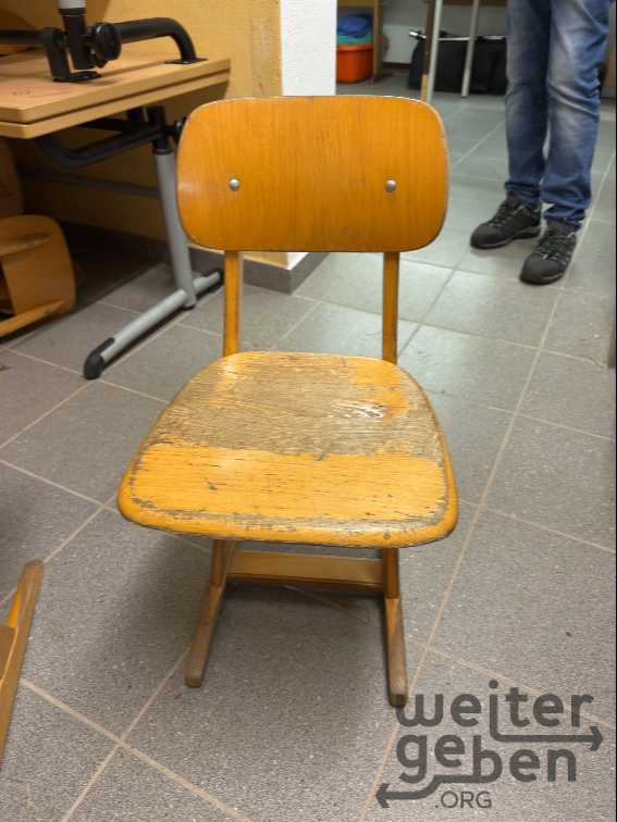 Schultische und Stühle in Marpingen0