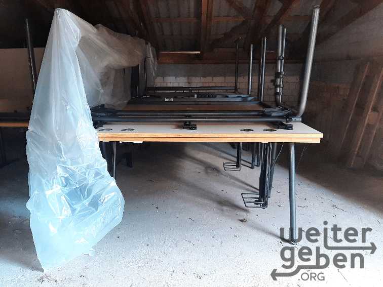 Schulungstische Schreibtische – Spende in  Sydower Fließ
