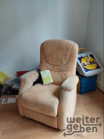 elektrisch verstellbarer Sessel – Spende in Bremerhaven