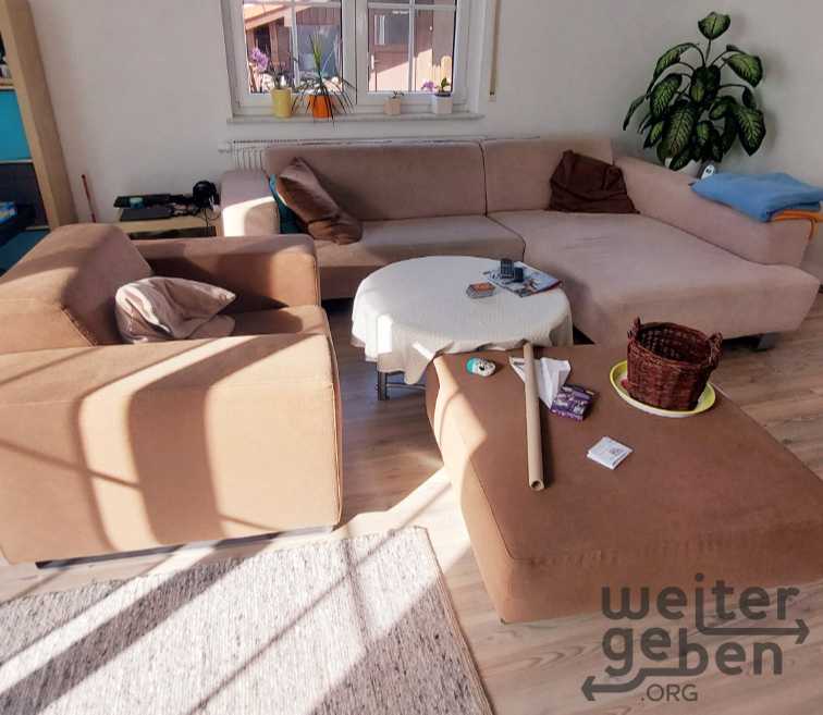 Sofa mit Sessel u. Hocker – Spende in Himmelkron
