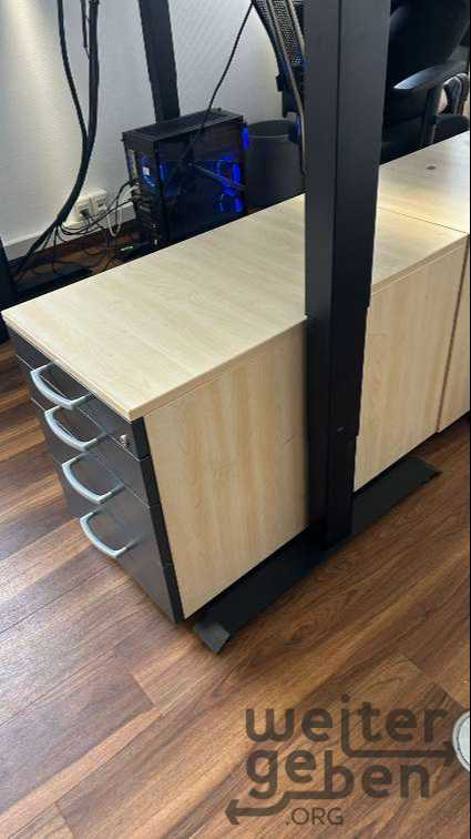 Steh- und Rollcontainer in Mannheim