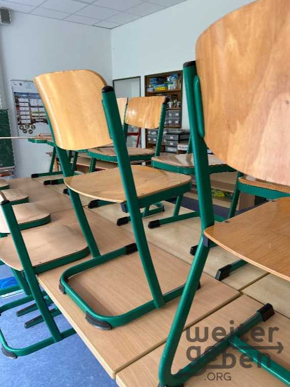 Stapelbare Schulstühle in Düsseldorf