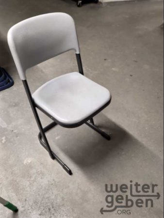 stapelbare Stühle – Spende in Recklinghausen