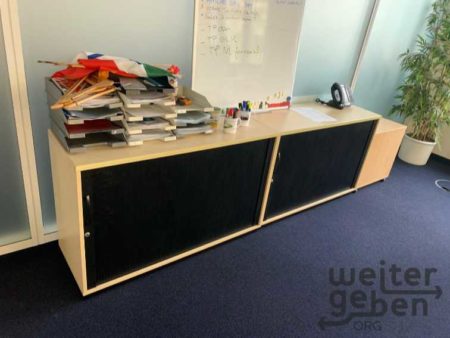 Bürostühle, Tische, Sideboards – Spende in München