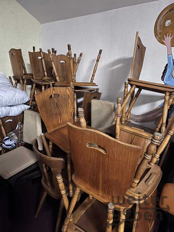 Holzstühle Gastrostühle  – Spende in Almerswind