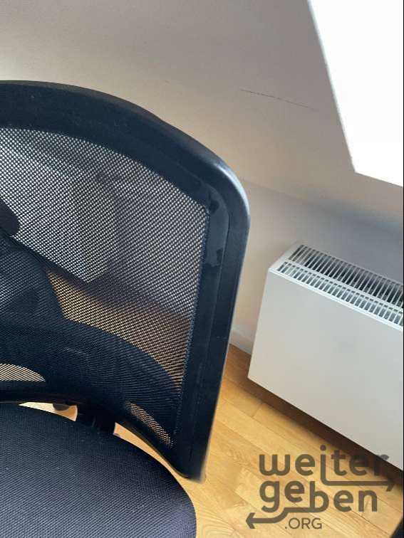 verschiedene Bürostühle in Berlin