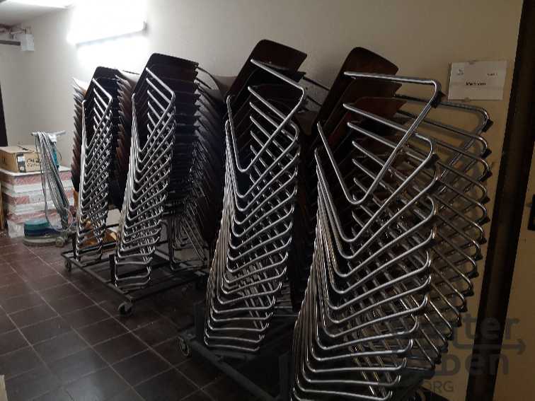 stapelbare Stühle in Nieder-Olm 